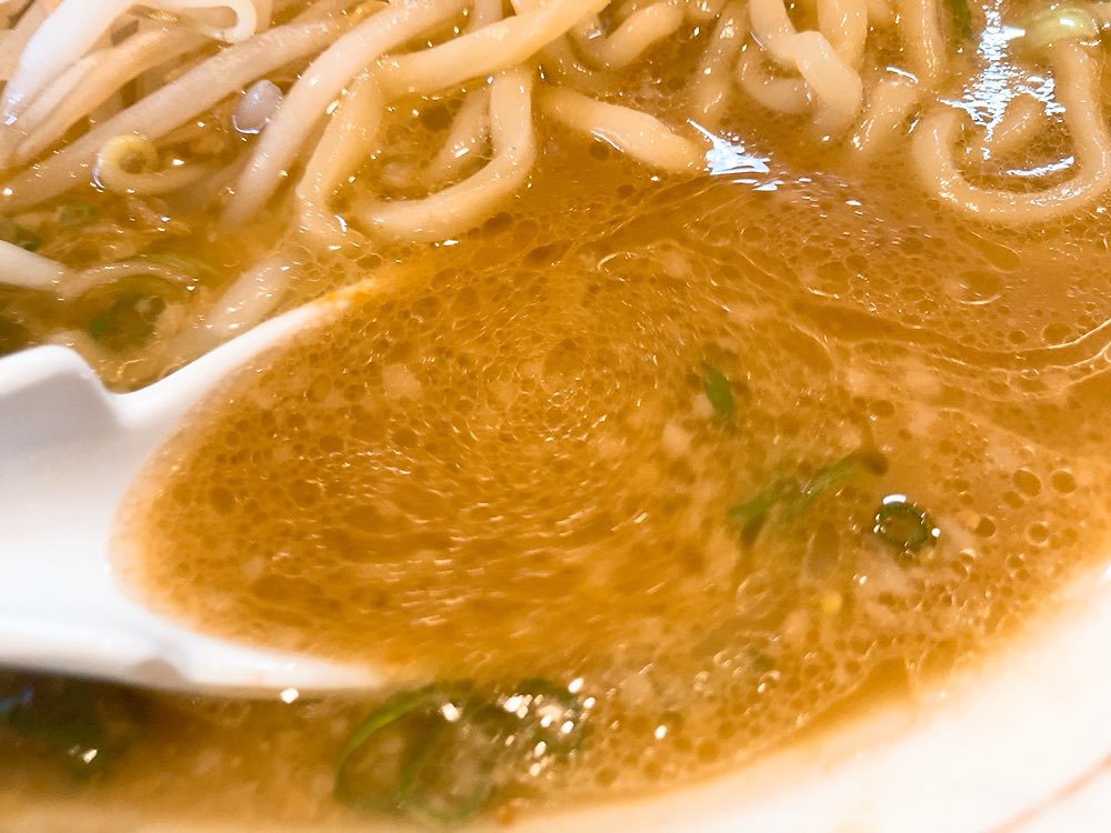 maveric4862's tweet photo. #気仙沼市 長磯森の『#花道』で麺活🍜
オーダーは『#魚介辛味噌(1,000円)』
麺は、プリプリのちぢれ太麺😁
スープは、ほんのり魚介が香り、辛味噌を溶かせばスタミナ付きそうなパンチのあるスープ😋
シャキシャキモヤシが美味かったゼィ(๑•̀ㅂ•́)و⭐︎
#宮城ラーメン 
#気仙沼ラーメン https://t.co/QYaaN2rn9X