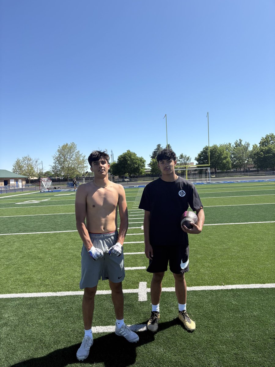 Zain_Sheikh_'s tweet photo. Love getting on the field and getting some work done with my QB! Cannot wait for summer ball to start up! https://t.co/hJgwFxqSXF