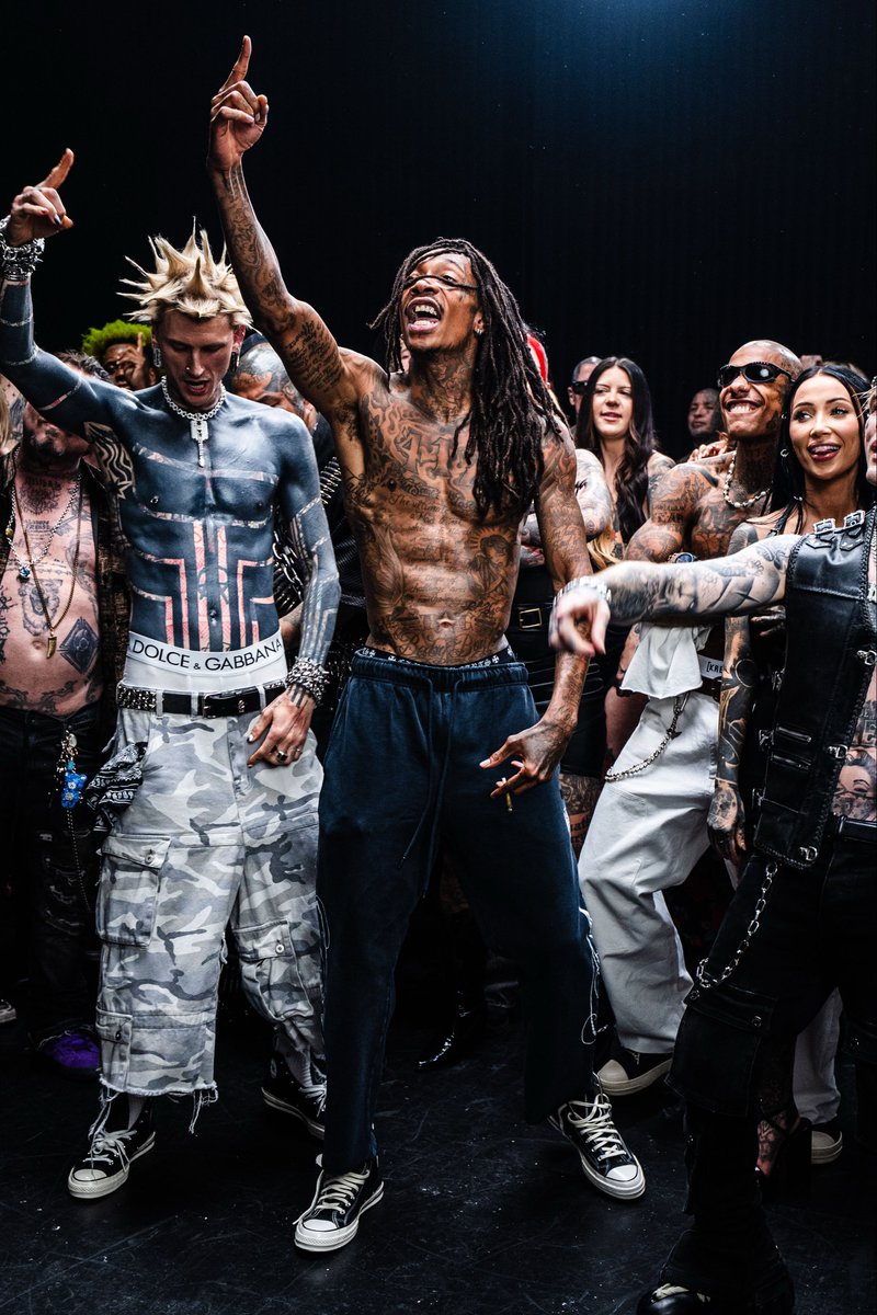 TAYLOR GANG tweet media