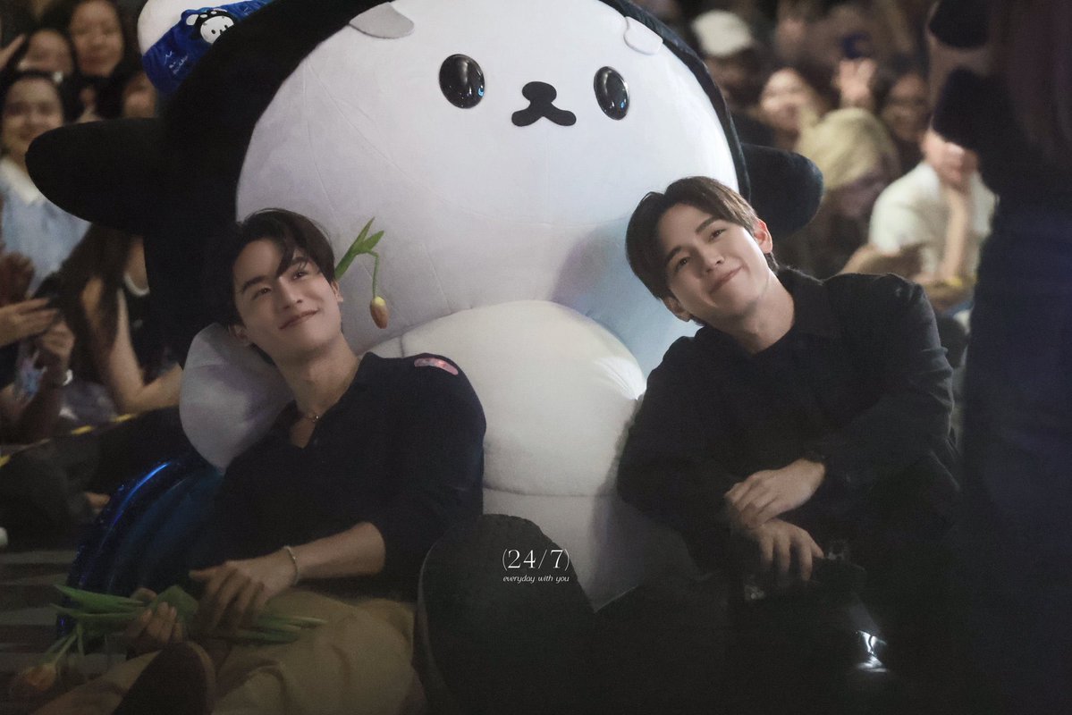 justmythroughs's tweet photo. Hi polcas! For future trending projects and supporting #ADogAndAPlane, i think it’ll be nice if we help eo grow our accounts too

if you want, so follow me and reply under this tweet with # — i’ll follow back. 🤍 let’s make this era big for taynew together 🐶✈️
#TayNew https://t.co/i8NOSGE5KE