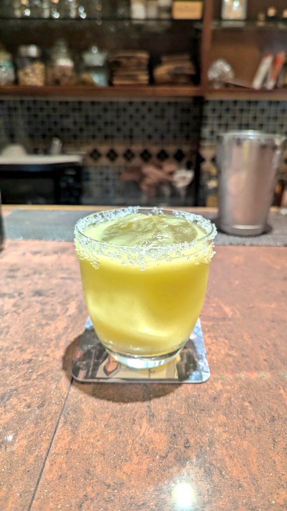 cafebarmarushin's tweet photo. 春〜初夏の提供を予定しているフレッシュカクテルです。

・河内晩柑（ジューシーフルーツ）

・バナナ

・アボカド https://t.co/Tkd7mOatVs