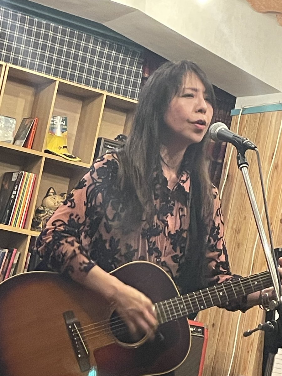 monyunya's tweet photo. 昨夜

先月の末に無事、身体魔改造手術を終えて回復途上のコーイチさんとウォーター2ndフロアへ♪

生きる、歌う、奏でる
嘘偽りのない時間

この場所にまた戻ってこれて感謝！！

天才しか居てなかった❤️ https://t.co/BHMET87D7e