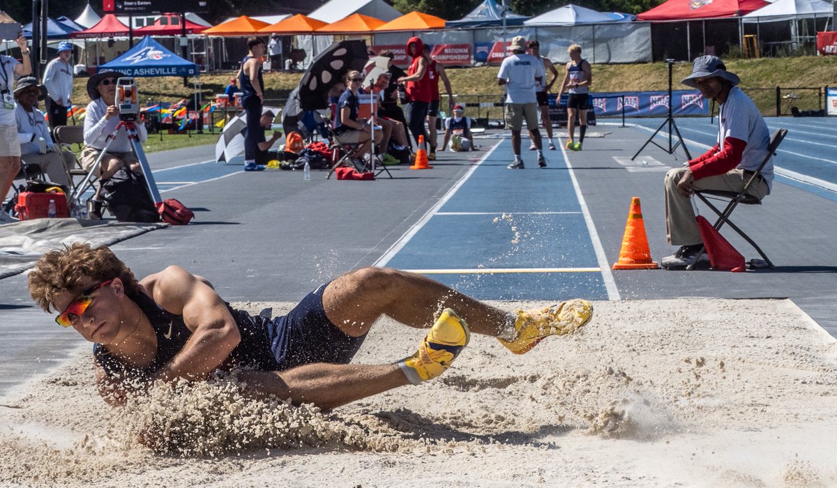 CUathletics's tweet photo. M-TF | Liam McHugh's Personal Best Decathlon Finish Highlights Day Two of the Men's Track and Field Outdoor National Championship.

Full Story:
https://t.co/OqrA0O0re9

#TogetherweSOAR https://t.co/SeAifbtZf5