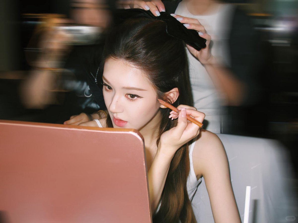 ♡ จ้าวลู่ซือ 赵露思 Thailand ♡ tweet media