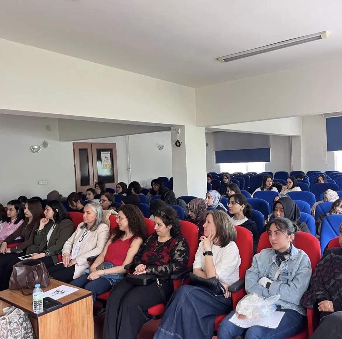 tkdkcorum's tweet photo. Aile ve Sosyal Hizmetler Bakanlığı ile TKDK Başkanlığı arasında imzalanan iş birliği protokolü çerçevesinde, Uzman Personelimiz ile Aile ve Sosyal Hizmetler il Müdürlüğü tarafından "Hitit Universitesi Öğrencilerine yönelik IPARD Proje Bilgilendirme Eğitimi" gerçekleştirildi. https://t.co/UUrjLm7ogo