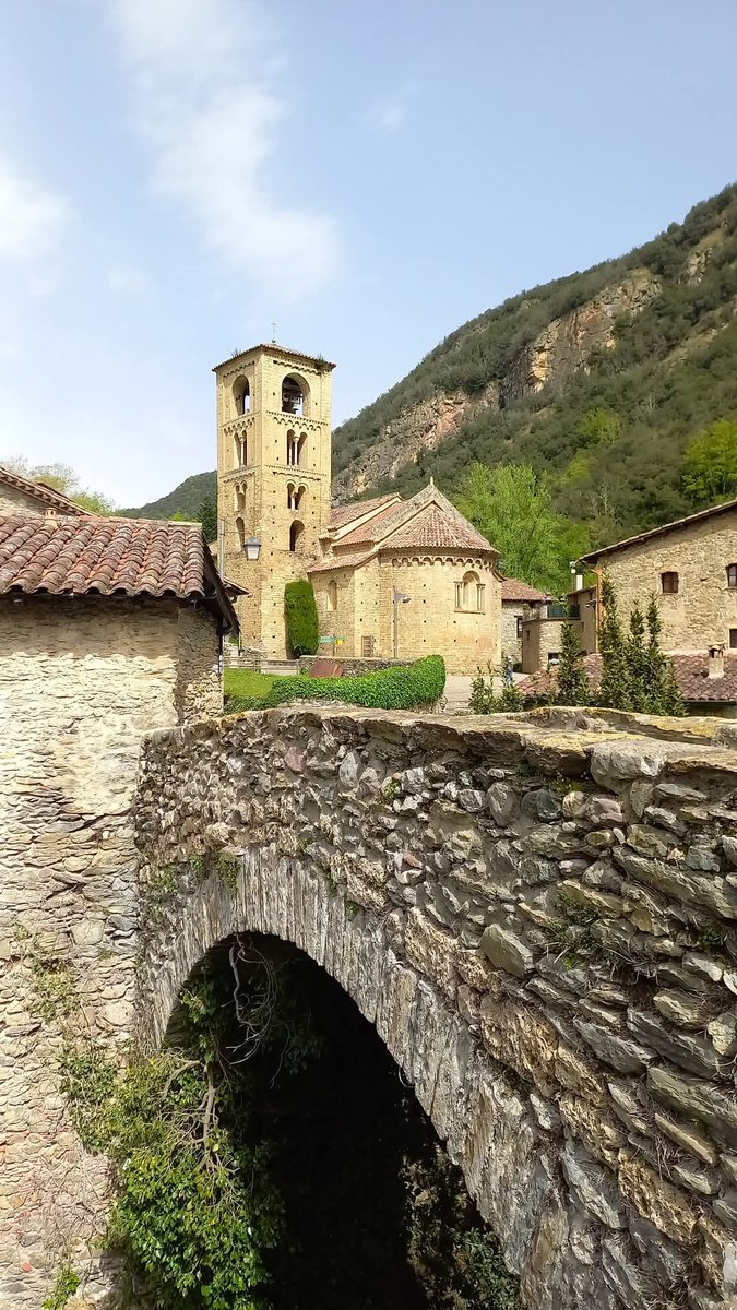 PaisatgesC's tweet photo. Passejant per Catalunya. 
Beget. Imprescindible. #ripolles #beget @RipollesTurisme https://t.co/zPRpHIrJoU