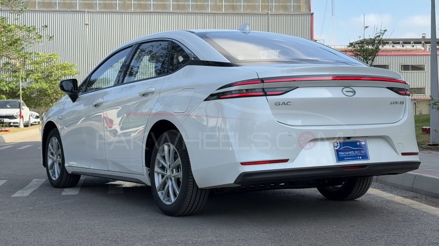PakWheels.com tweet media