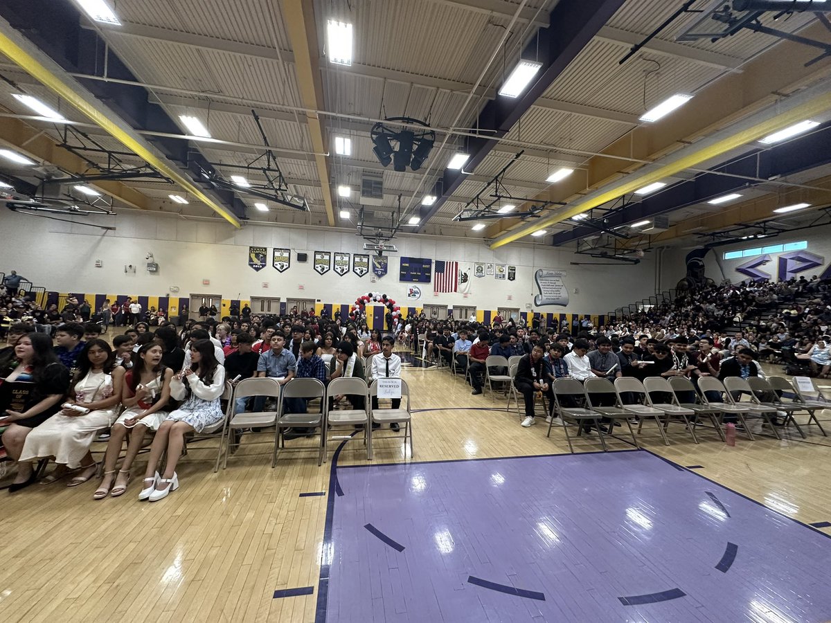 FontanaLearning's tweet photo. Promotion vibes at Sequoia MS! ❤️🎉🎓 https://t.co/WINNplp5SI