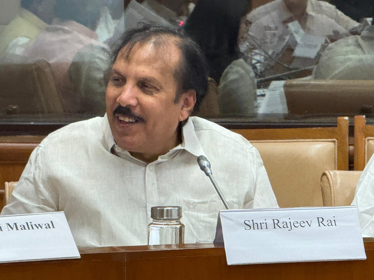RajeevRai's tweet photo. शिक्षा संबंधी संसदीय स्थायी समिति के बैठक में NEET पेपर लीक के विषय में शिक्षा सचिव,भारत सरकार और NTA के महानिदेशक के साथ समीक्षा बैठक में 
#NEET https://t.co/Rc6iP1ZC6x