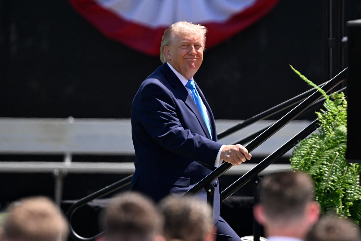 NEWSMAX tweet media