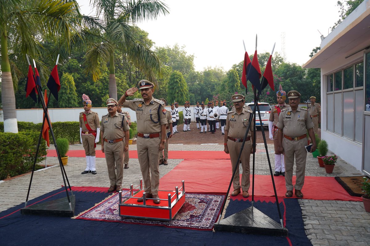 Co39pacup's tweet photo. 🇮🇳पुलिस उपमहानिरीक्षक पीएसी वाराणसी अनुभाग वाराणसी महोदय का वार्षिक भ्रमण/निरीक्षण🇮🇳 आज दिनांक 20.05.2026 को 39वीं वाहिनी पीएसी मीरजापुर में पुलिस उपमहानिरीक्षक पीएसी वाराणसी अनुभाग वाराणसी महोदय श्रीमान मनोज कुमार सोनकर  द्वारा वाहिनी का वार्षिक भ्रमण/निरीक्षण किया गया। https://t.co/Miqk94HWTk