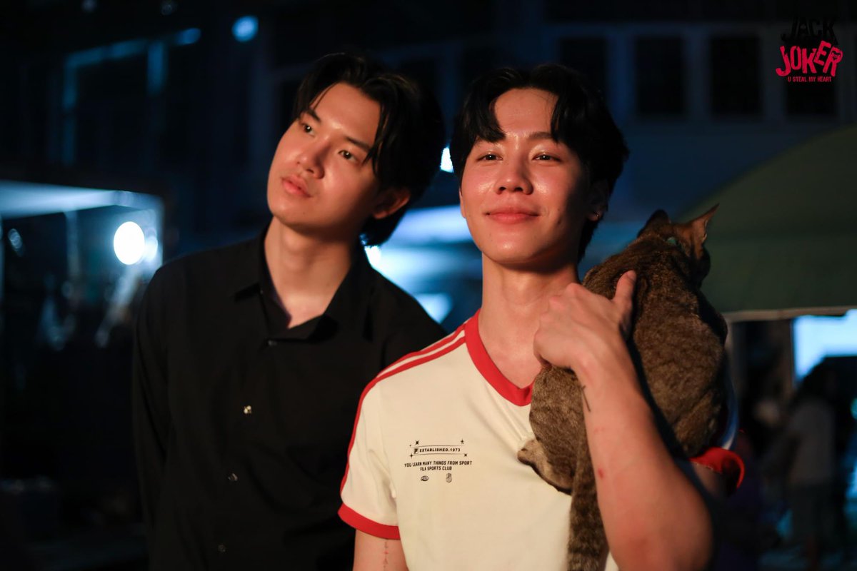 𝐰 𝐨 𝐧 𝐝 𝐞 𝐫 𝐰 𝐚 𝐫 tweet media