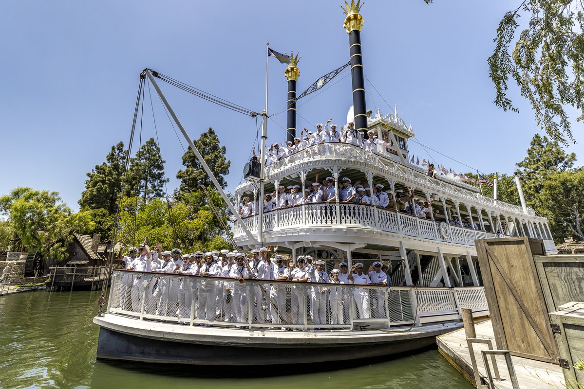 Disney Parks tweet media