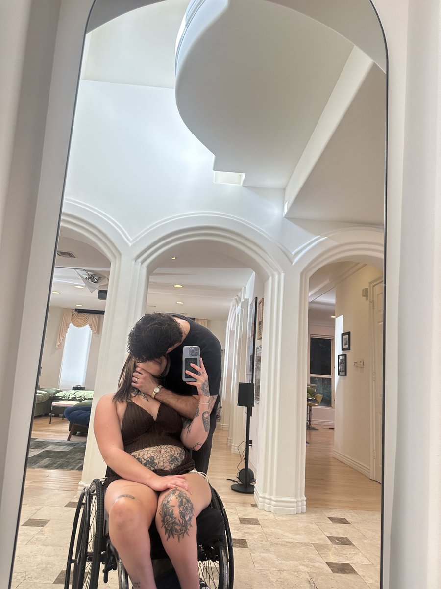 karlee tweet media