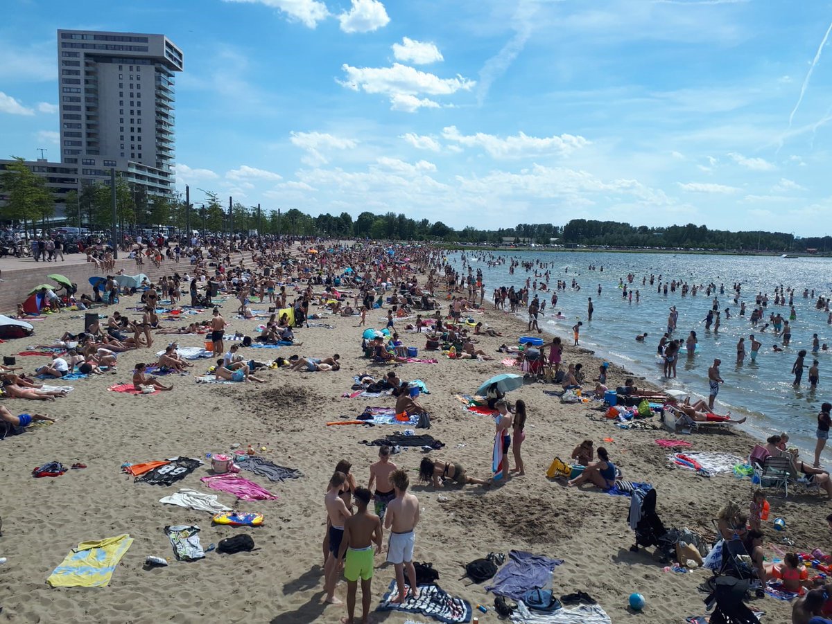 rotterdam's tweet photo. Ga je dit weekend naar het strand, bos of park? Geniet ervan en houd rekening met elkaar. Samen houden we het gezellig, schoon en veilig. ☀️

➡️ Regels in de parken: https://t.co/wYsFcXEZuh
➡️ Regels voor BBQ-en : https://t.co/ugrOkQiUjS
➡️ Zwemlocaties: https://t.co/xWnj7Z3k9V https://t.co/iSxTzL0tYS