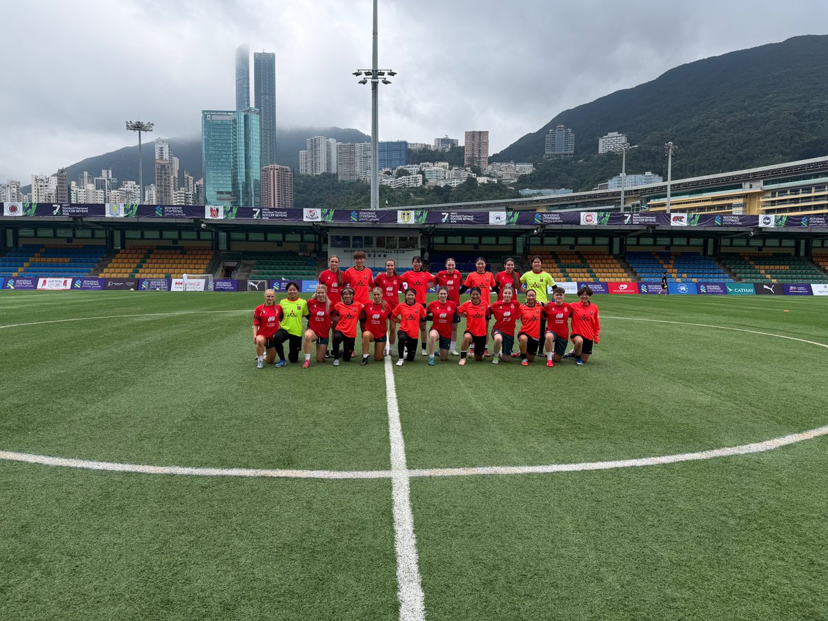 WrexhamAFCWomen's tweet photo. This afternoon we faced off against @REDSLADIES in preparation for our first game in the Hong Kong Soccer Sevens 👏

Pob lwc yn y gystadleuaeth! 

トーナメントでの幸運を祈ります

🔴⚪️ #WxmAFC https://t.co/F4kB7Dr7yh