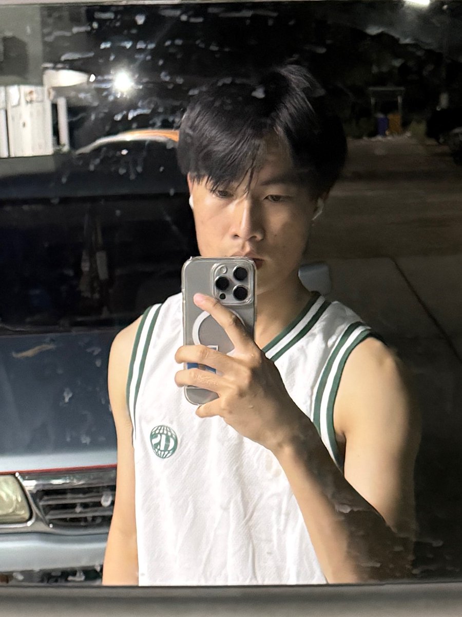alex__cmk's tweet photo. ตอนไหนจะมีกล้ามสักทีวะ เหนื่อยละนะ https://t.co/ej20sS5jql