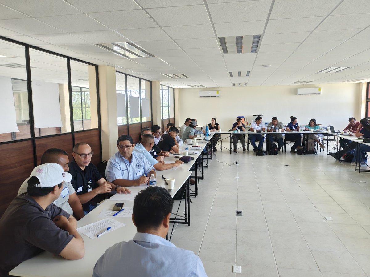 Agroforest_JAL's tweet photo. En #Campeche un grupo multidisciplinario e intersectorial dialogamos sobre ganadería sostenible con enfoque de cadena de valor: campo, mercado, trazabilidad, logística y política pública conectadas para avanzar con acuerdos reales. 🤠 https://t.co/1cOb5OEXtM