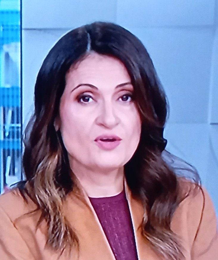 Question tweet media
