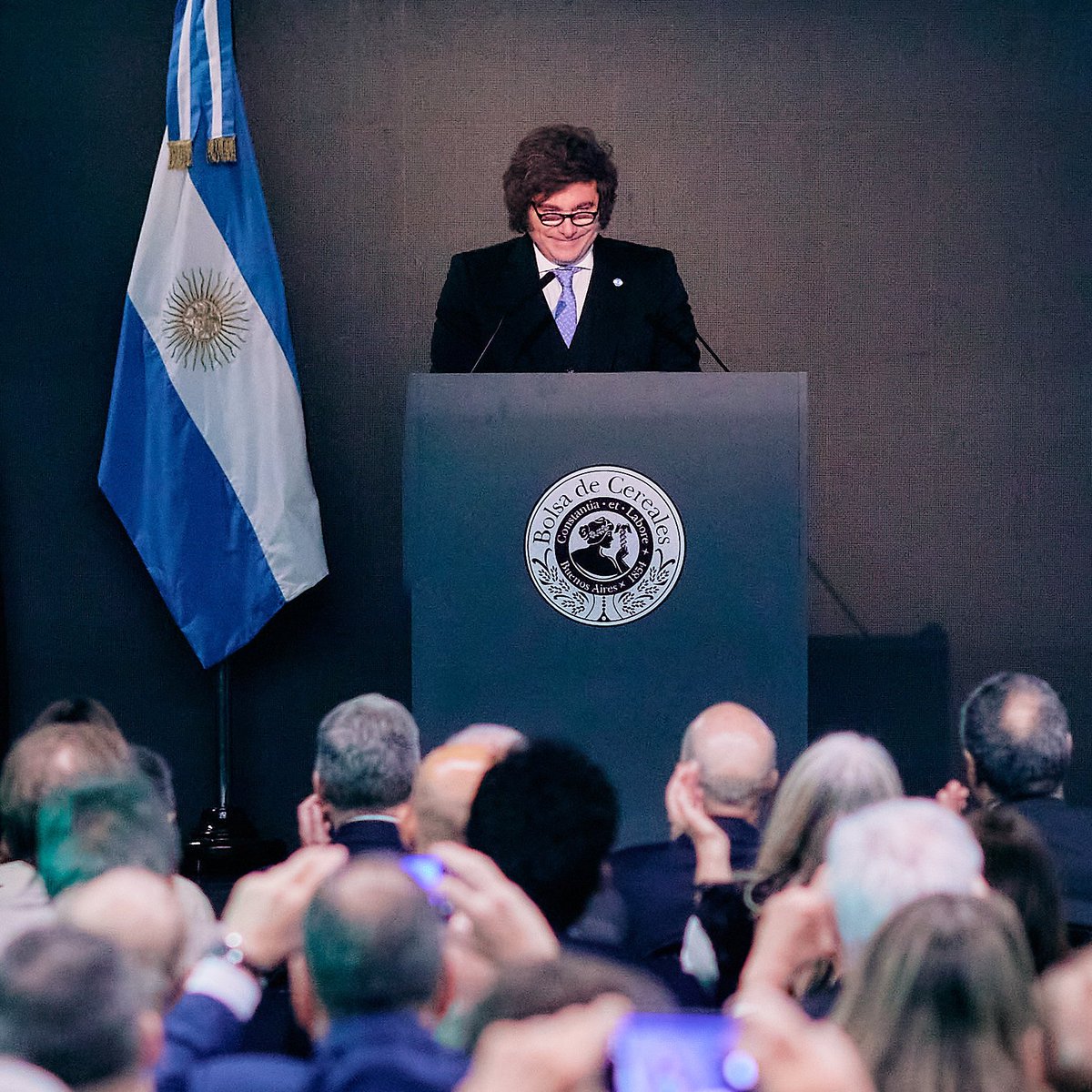 Clarín tweet media