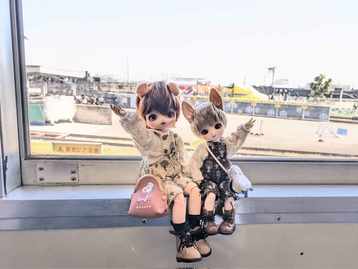 c_c_studio's tweet photo. 京都鉄道博物館を満喫した縁ちゃんとレト君✨👼🐶  ＃おでかけ縁ちゃん ＃精天使 ＃DollTree https://t.co/Tm2drXgSuu