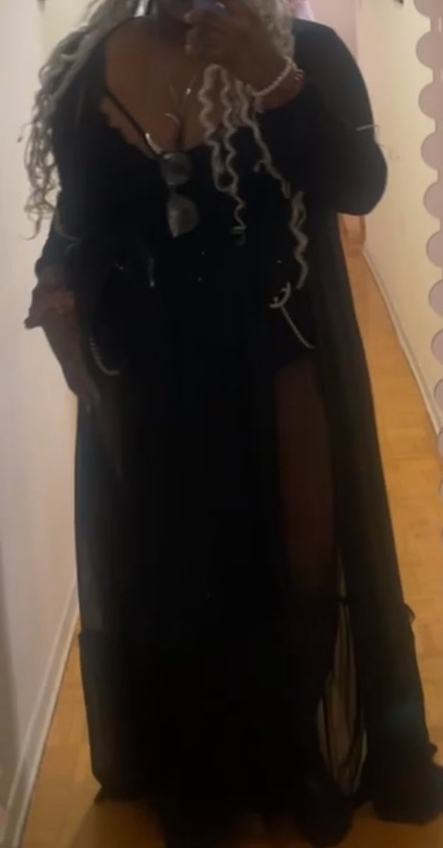 October_Paro's tweet photo. its goth day everyday* https://t.co/QmTY2IWiWt