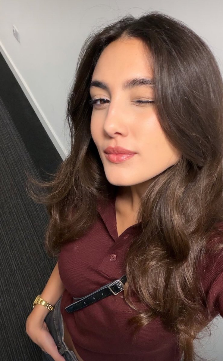 loucosnadayane's tweet photo. Como pode ser tão LINDAAAAAAAAAAAA #zeudiners https://t.co/Q3kNxVJOIY