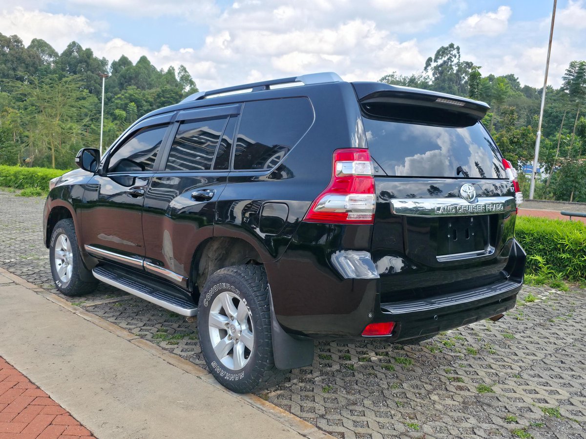 AutoTodayInc's tweet photo. 2016 Toyota Landcruiser Prado 
 2700CC Petrol Auto 4x4 Sunroof Fabric seats 
Alloy rims All-terrain tyres 
  💰 4.35M
  📞0727484955 https://t.co/aih9fxfvtO