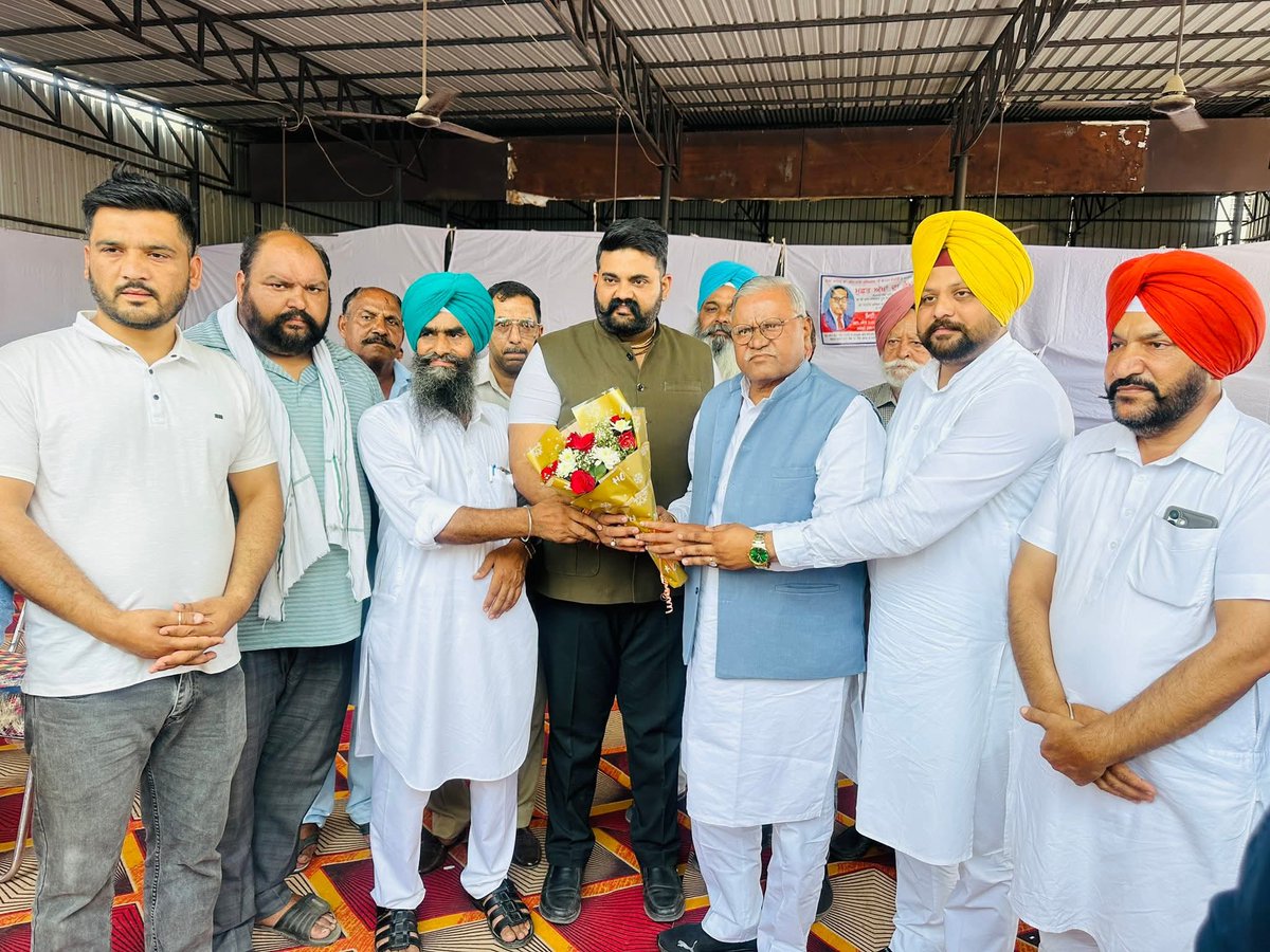 RamGejja's tweet photo. ਹਲਕਾ ਘਨੌਰ ਤੋਂ ਭਾਜਪਾ ਦੀ ਅਗਵਾਈ ਹੇਠ ਬਾਬਾ ਸਾਹਿਬ ਡਾ ਬੀ ਆਰ ਅੰਬੇਡਕਰ ਜੀ ਦੀ ਜਯੰਤੀ ਨੂੰ ਸਮਰਪਿਤ ਲਗਾਏ ਗਏ ਅੱਖਾ ਦਾ ਆਪਰੇਸ਼ਨ ਕੈਂਪ ਵਿੱਚ ਮੁੱਖ ਮਹਿਮਾਨ ਵਜੋਂ ਪਹੁੰਚੇ ਸੈਂਟਰਲ ਵਾਲਮੀਕਿ ਸਭਾ ਦੇ ਕੌਮੀ ਪ੍ਰਧਾਨ ਸ੍ਰੀ ਗੇਜਾ ਰਾਮ ਜੀ ਆਪਣੀ ਸਮੁੱਚੀ ਟੀਮ ਸਮੇਤ ਪਹੁੰਚੇ ਤੇ ਸਫਲ ਆਯੋਜਨ ਲਈ ਉਹਨਾਂ ਵਿਕਾਸ ਸ਼ਰਮਾ ਜੀ ਨੂੰ ਵਧਾਈ ਦਿੱਤੀ। https://t.co/uwBDCaMhYw