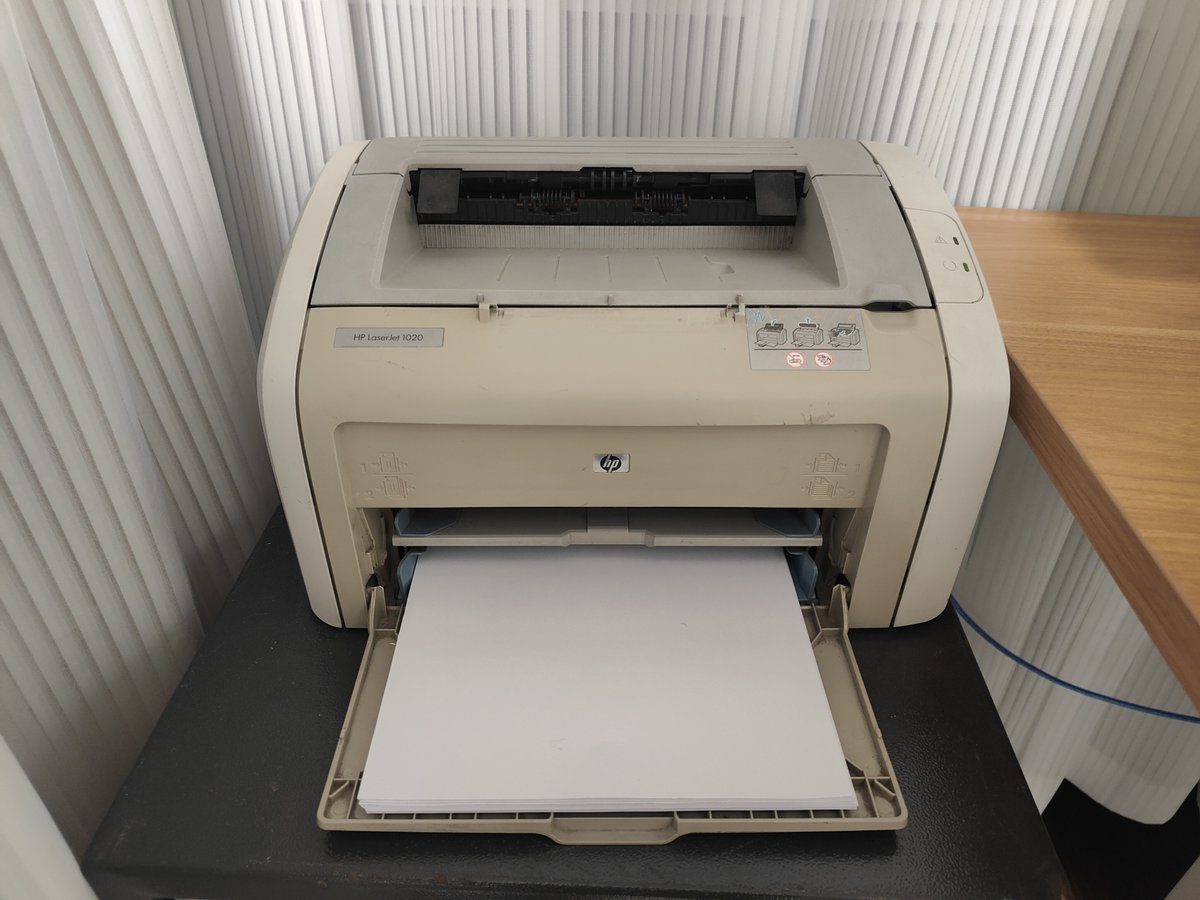 Fah_kin_guyman's tweet photo. Just caught my intern hiding a sticker of a cat that says "World's Best Boss" on our office printer. Now my team’s planning a full sticker war—my desk just got a "Code Red: Snacks Needed" one. https://t.co/01ibw54AS6