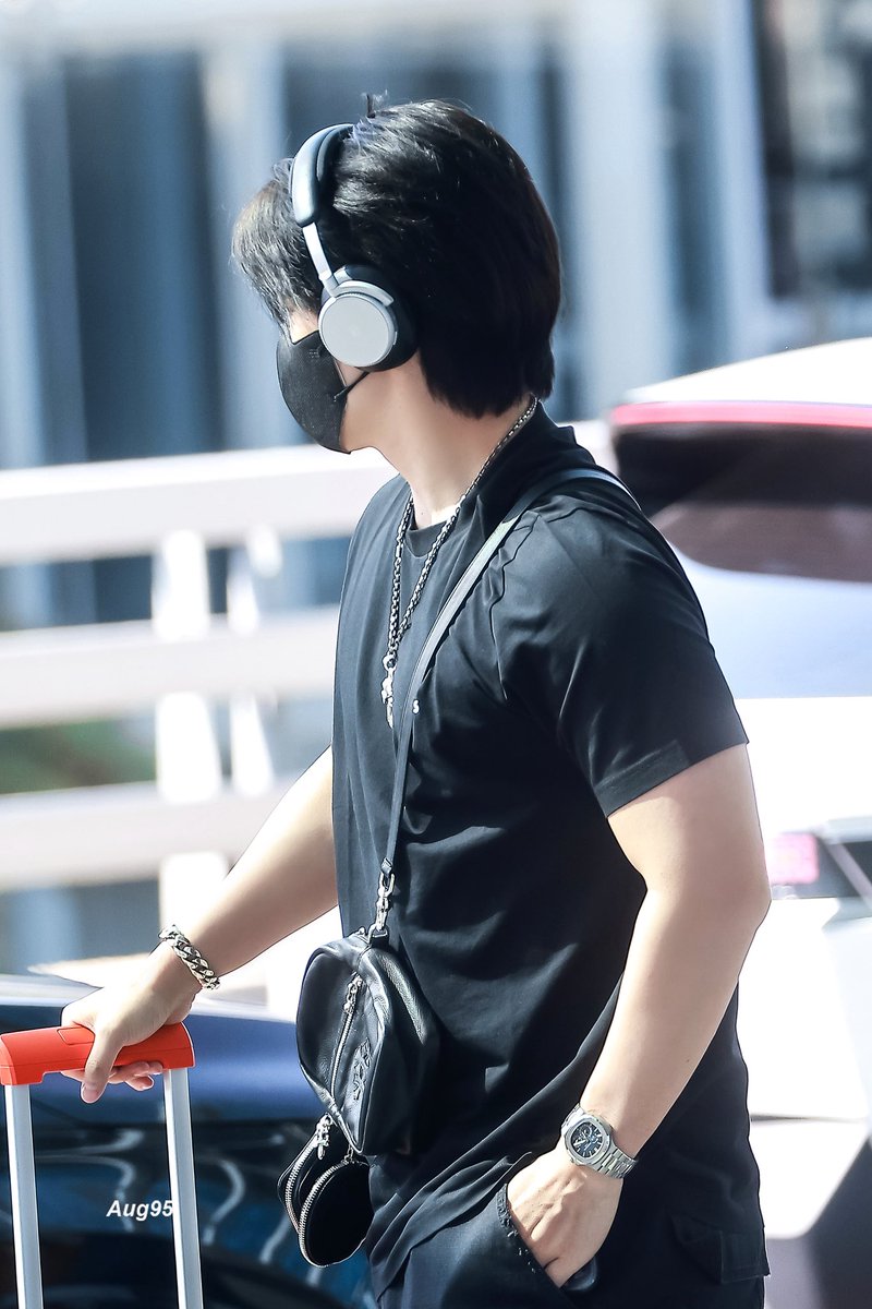 19950808_aug's tweet photo. 260522 ICN

😎

#세븐틴 #SEVENTEEN #최승철 #승철 #에스쿱스

@pledis_17 https://t.co/qdEYMMAppN