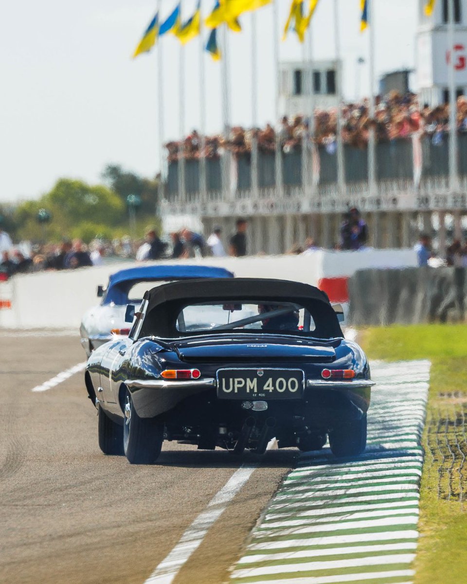 GoodwoodRRC's tweet photo. In case you missed it, motorsport peaked at #83MM. As the sun set on a glorious spring day, a field made up entirely of pre-1963 #Jaguar E-types went head-to-head for victory in the Protheroe Cup and what a spectacle it was!
Was this your favourite race of the event weekend? https://t.co/hOXAo54gN2