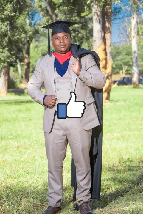 Sindano24's tweet photo. HE DID IT AGAIN 👏🏾🥂
When you thought, nah he's done, what else, he has the job, a beautiful family and probably cool friends,  he's probably teaching right now like he loves to, but no, he still went for more.
Sir Himaaka Eustance Sibusenga we celebrate you and congratulations. https://t.co/nGiiUBAH61