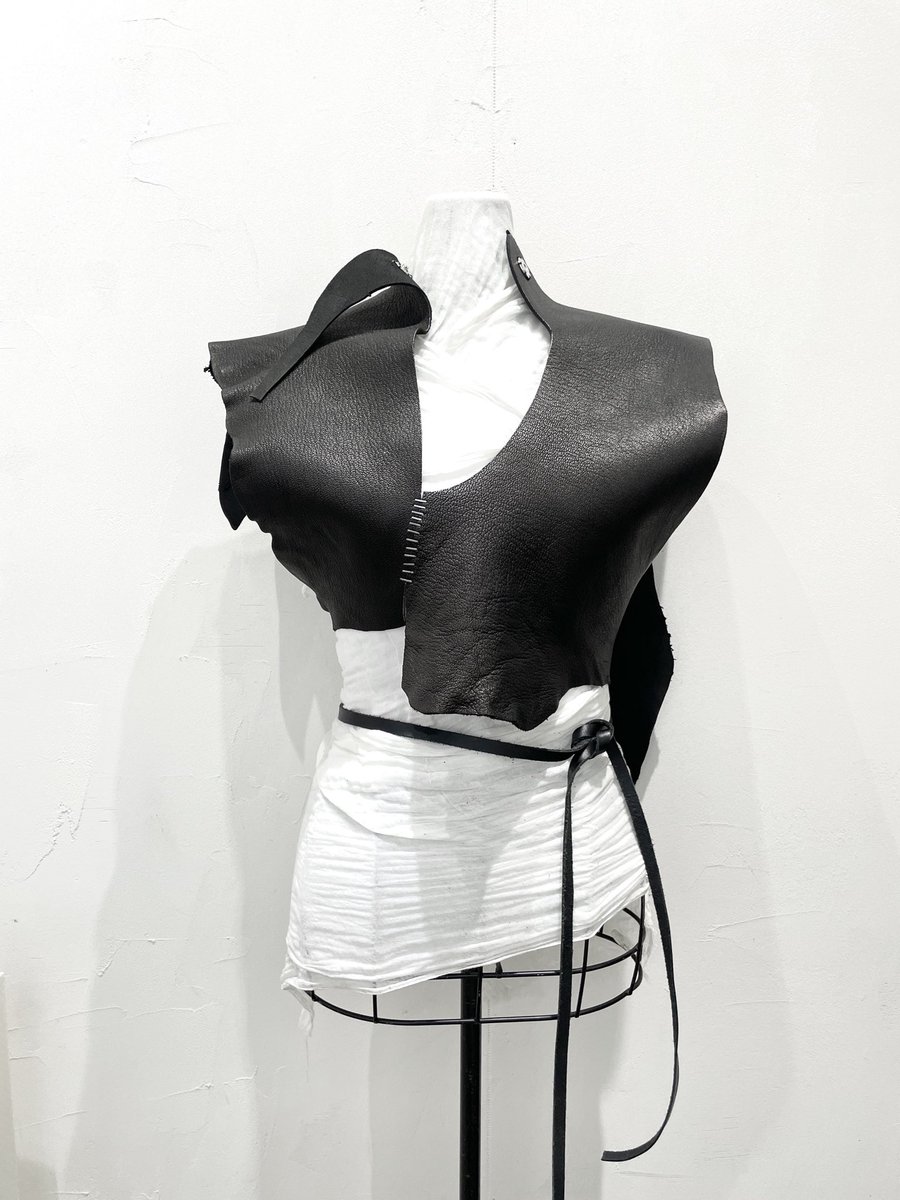 manic_ugd's tweet photo. scrap
VEST/CAPE/ONE-SLEEVED/COLLER
goat leather silver925

#XANADUTOKYO https://t.co/hLXfJNtqIg