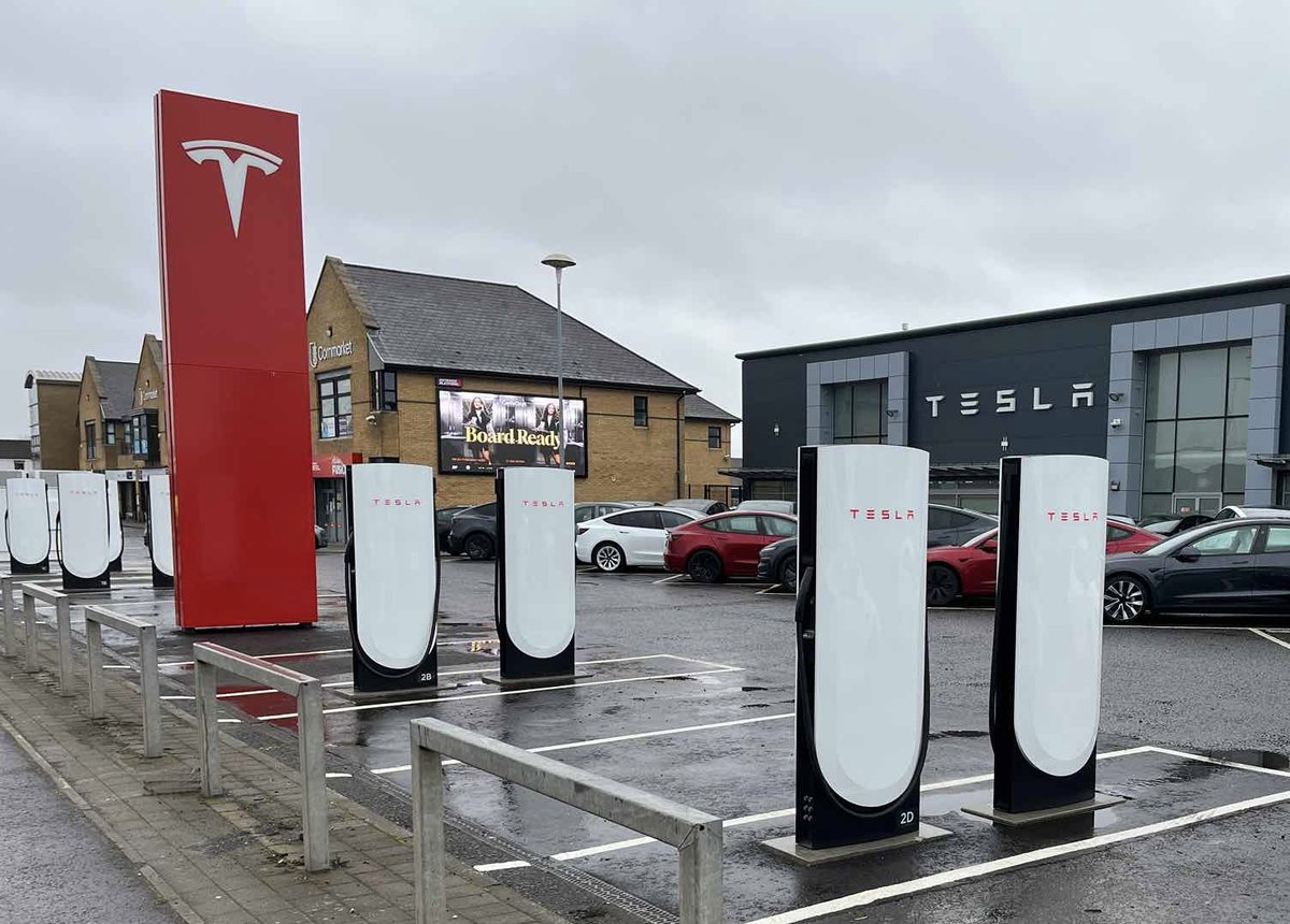 Tesla Charging tweet media