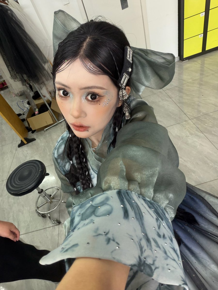 撸管小子艳丽 tweet media