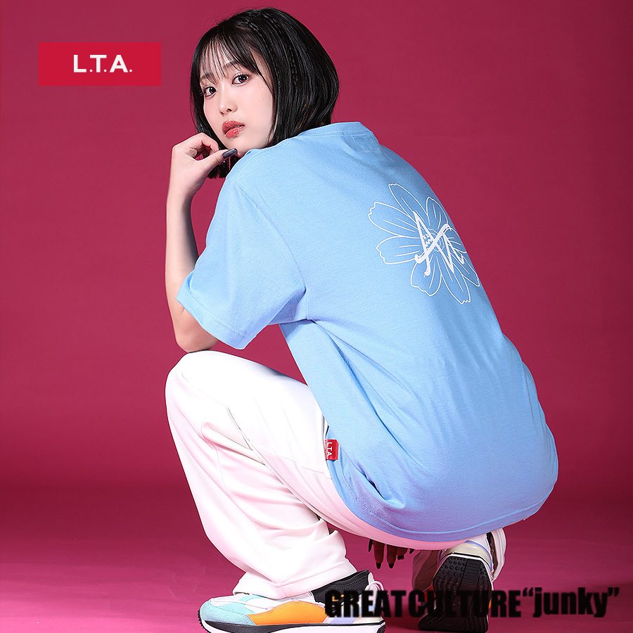 秋山実咲さんとのコラボアイテムが 大好評予約受付中🐰☼ 半袖Tシャツ