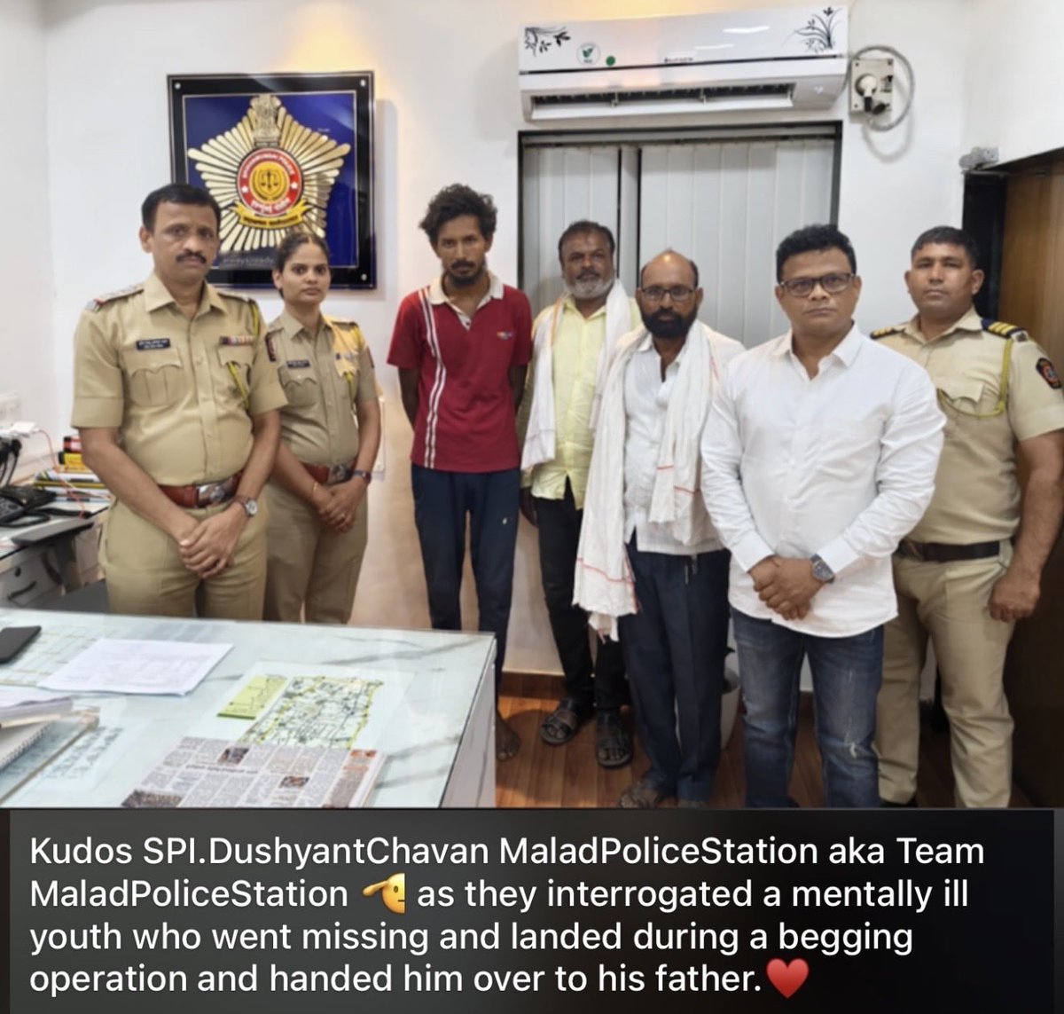 LoveOrlem's tweet photo. Thank you SeniorPI Dushyant Chavan Team @Malad_PS for working round the clock &amp; helping so many of us locals in personal matters as well as community issues. 
Kudos to returning a mentally ill youth to his father after he went missing and landed in a begging operation.KeepItUp👍🏼 https://t.co/kMJ5GcjrWd