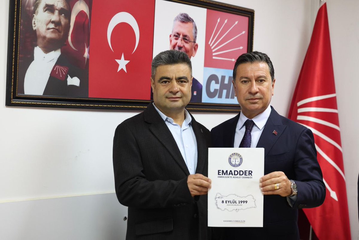 EmadDernegi's tweet photo. 🔴 EMADDER NEVŞEHİR TEMSİLCİLİĞİ SAHADA, MÜCADELEYE DESTEK BÜYÜYOR

@muglabsb
@arasahmetmugla

Emeklilikte Adalet Derneği Nevşehir İl Temsilcimiz, saha çalışmaları kapsamında Muğla Büyükşehir Belediye Başkanı Sayın Ahmet Aras ile görüşme gerçekleştirmiştir.

Kademeli emeklilik mücadelemize gösterdiği ilgi ve samimi yaklaşımı için Sayın Ahmet Aras’a teşekkür ediyor, toplumsal adalet yolunda dayanışmanın büyümesini temenni ediyoruz.

Saygılarımızla,
Emeklilikte Adalet Derneği 

@EmadDernegi
#KademeHakkımıVer