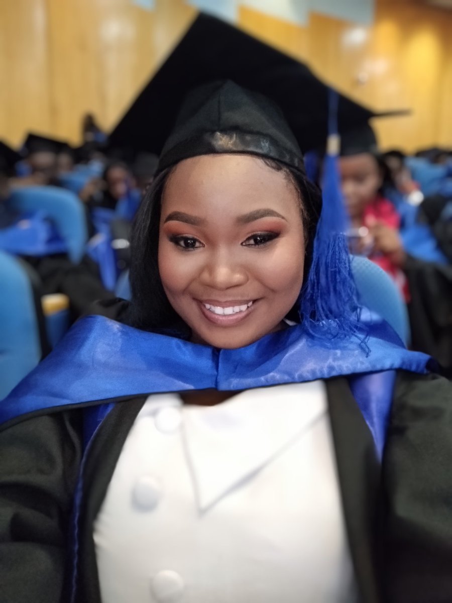 BethVanessa1102's tweet photo. It's my Turn Bafazi!!!🎓
send money not congratulations😊 https://t.co/WaHzxoDOsk