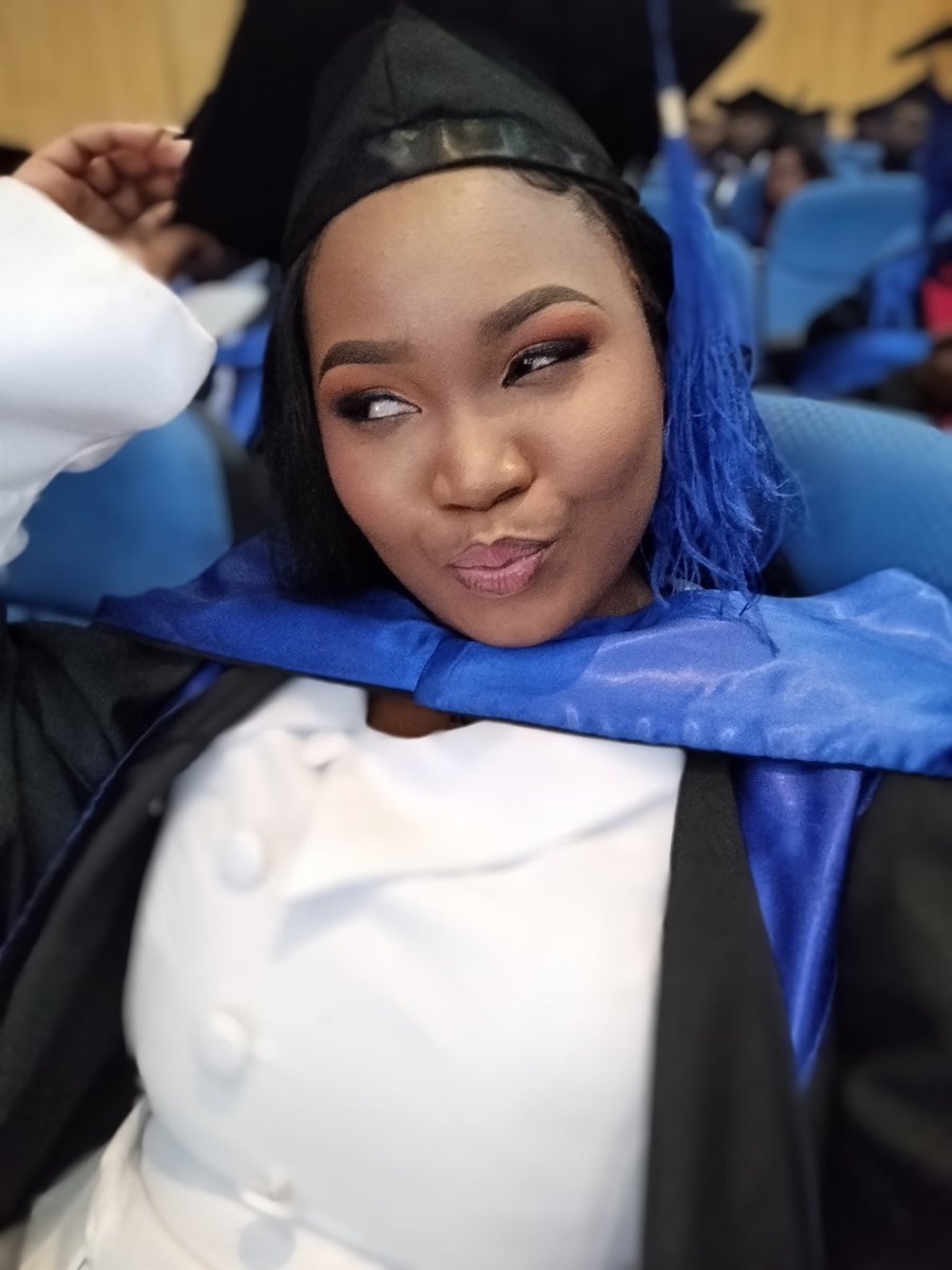 BethVanessa1102's tweet photo. It's my Turn Bafazi!!!🎓
send money not congratulations😊 https://t.co/WaHzxoDOsk