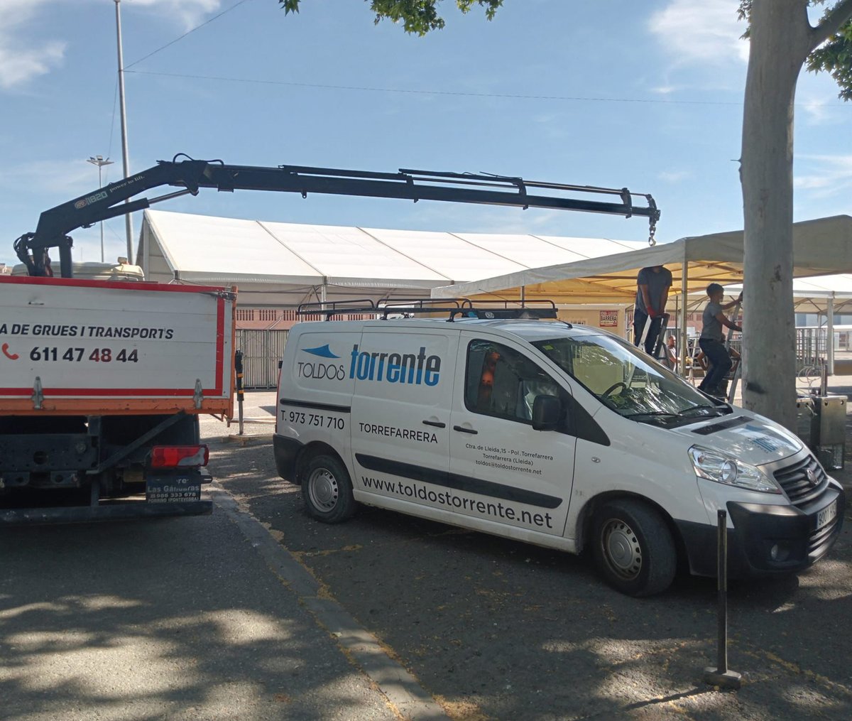 ToldosTorrente's tweet photo. A Toldos Torrente, fidels a la nostra cita amb @AplecCaragol, ens hem encarregat de la instal·lació de diferents carpes per a les nombroses penyes o «colles» que es donen cita en la que és la festa més multitudinària i popular de Ponent.
#Aplec2026 #ToldosTorrente https://t.co/eVicIYoowD