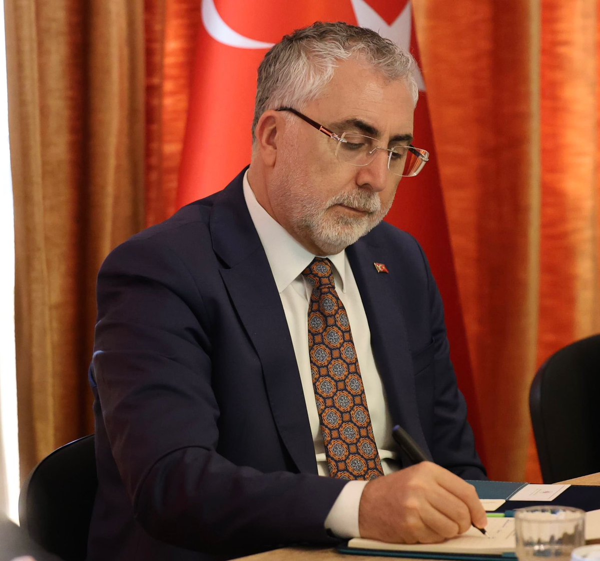 Prof. Dr. Vedat Işıkhan tweet media