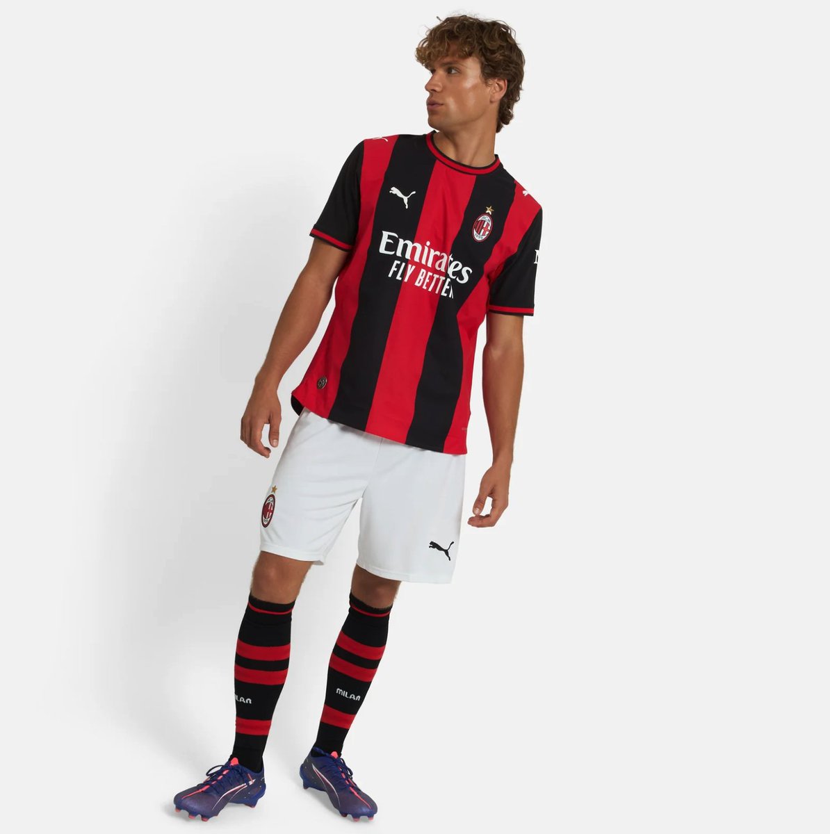 ともさん TomoSan(サッカーユニフォームの世界) tweet media