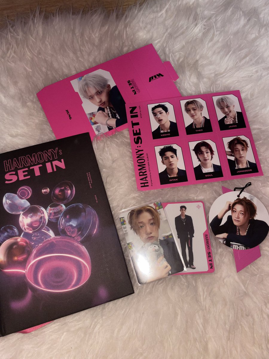 dckjqs's tweet photo. WTS P1HARMONY ALBUMS

— price EXCLUDE postage fees
— RM 15 each (include ALL inclusions) 
— dm to purchase 

#pasarP1HARMONY https://t.co/kUlwxE2c0q
