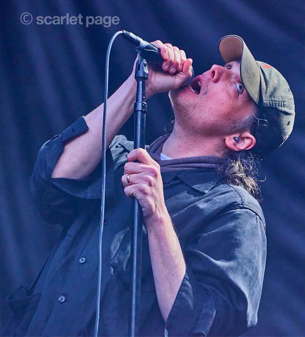 hourly swarm gerard tweet media