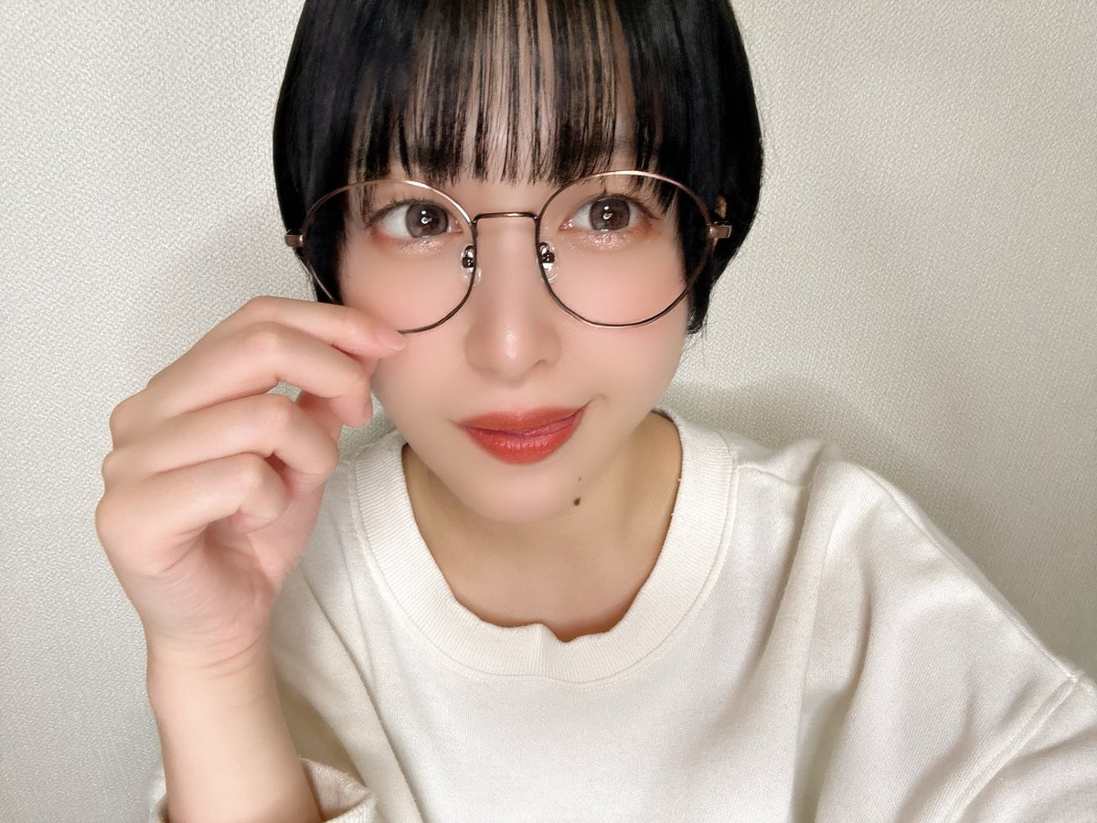 ちょっとだけニューヘア⚯ ͛ 今日はこのあと平日ミニライブだよ〜🙌🏻