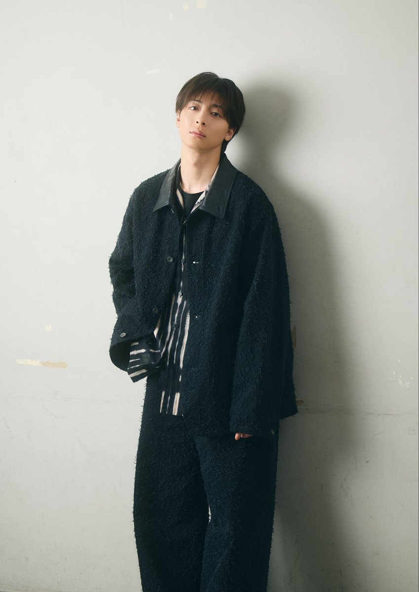 fast_japan_'s tweet photo. 高杉真宙のアザーカットを公開📸

ニヤリと笑ったカットや
じっとこっちを見つめる可愛らしい高杉さんを
お裾分け💁‍♂️

※Instagramのストーリーズに別カットを公開🎥

#FAST #高杉真宙 #今夜秘密のキッチンで
@MahiroTakasugi_ ＠himi2_kitchen https://t.co/G9g2RunDpv