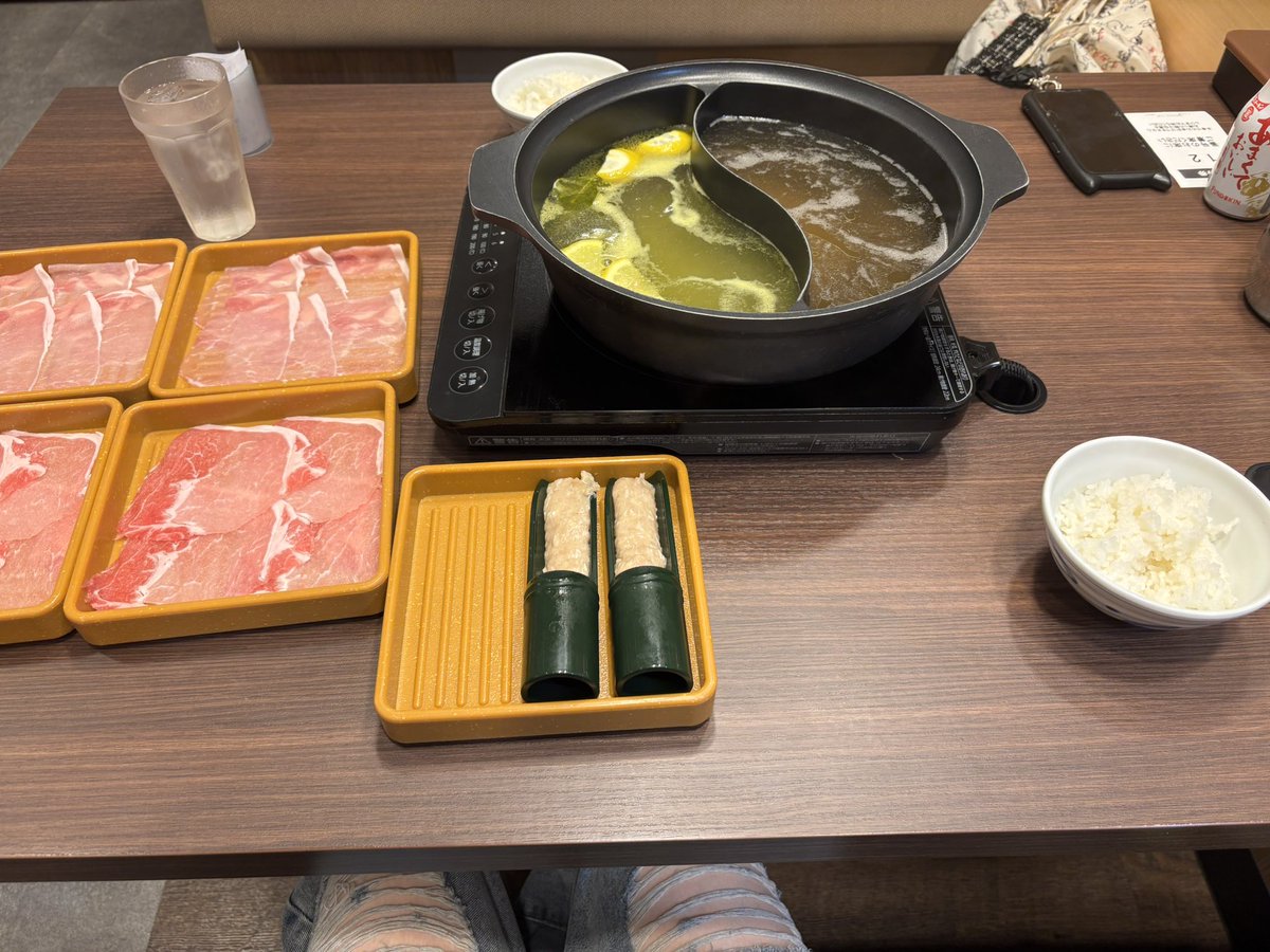なつ tweet media
