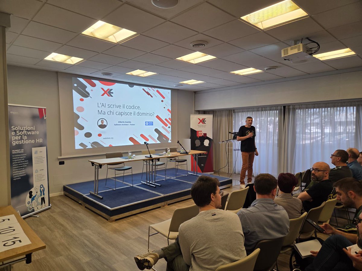 XE - user group tweet media